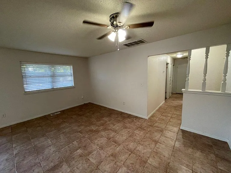 5104 Creekwood Ter — Photo 2