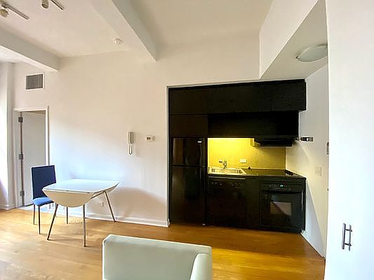 5th image of 56 Pine St #15G