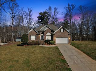 154 Ravencrest Dr, Statesville, NC 28625