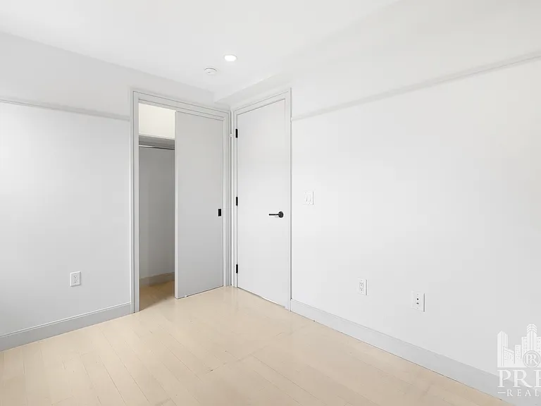 205 Avenue A #5A — Photo 8