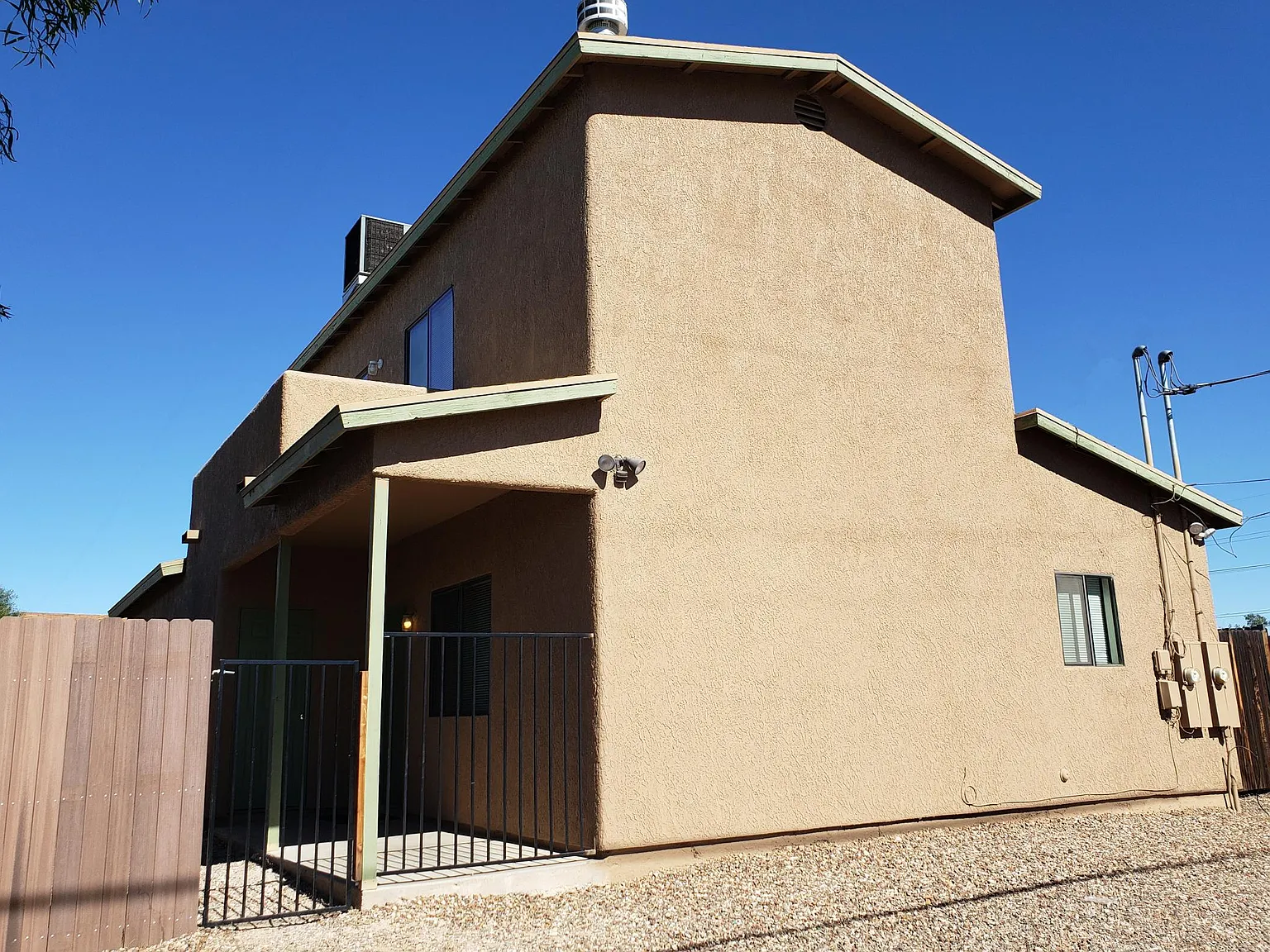 5 bed, 1850 sqft, $3,950 — Photo 1
