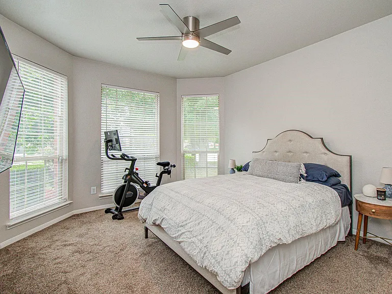 21379 Village Crossing Ln — Photo 20