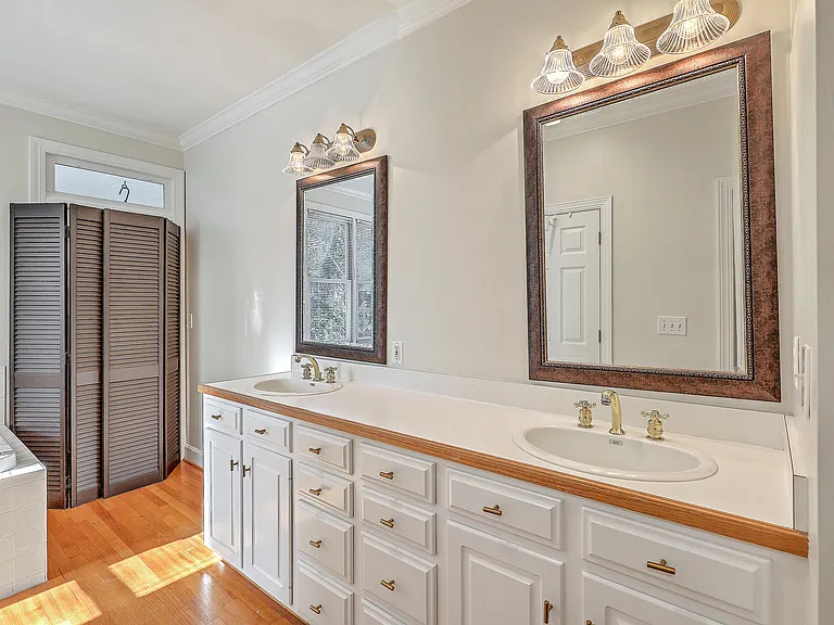 317 Rutherford St — Photo 31