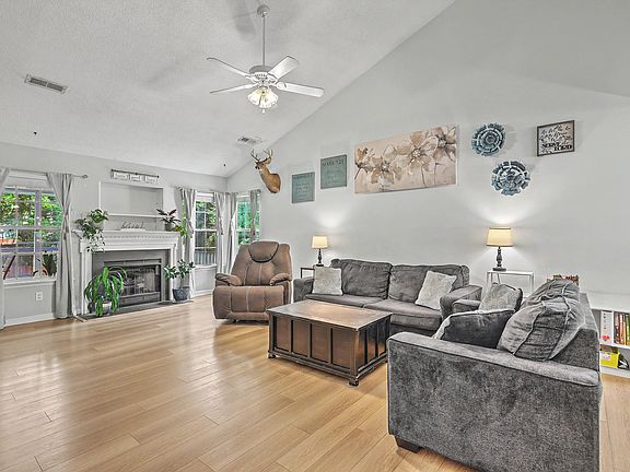 2nd image of 167 Ashton Dr