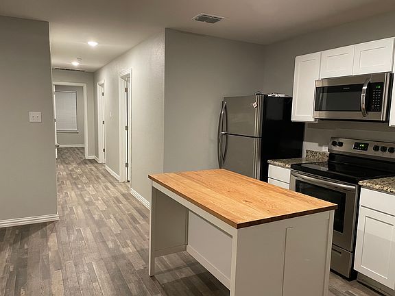 5th image of 3127 Golden Ave #A