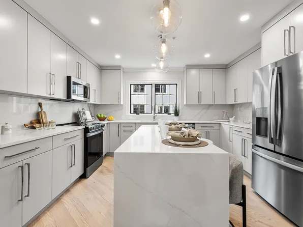 17 Chatham Way #17, Watertown, MA 02472