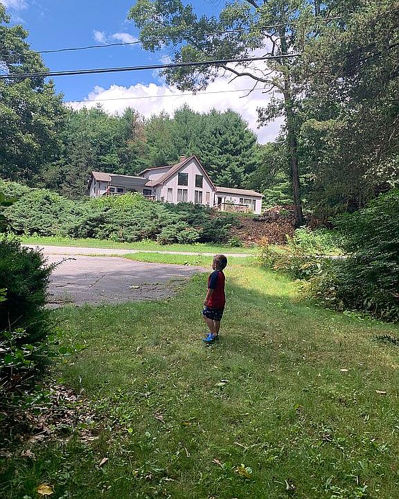 2nd image of 25 Lakeview Dr