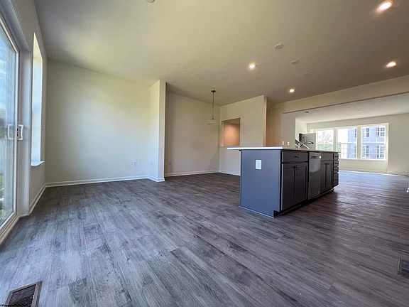 5th image of 706 Mulligan Ct