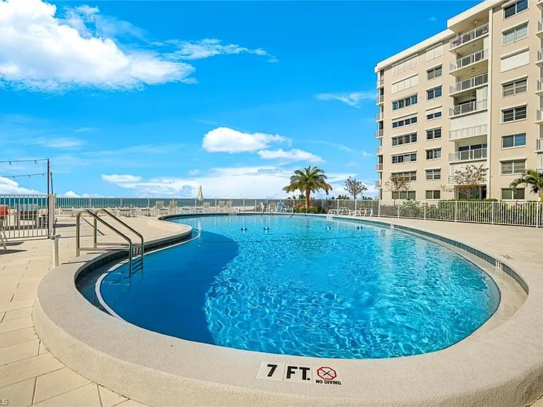 3443 Gulf Shore Blvd N #803 — Photo 22