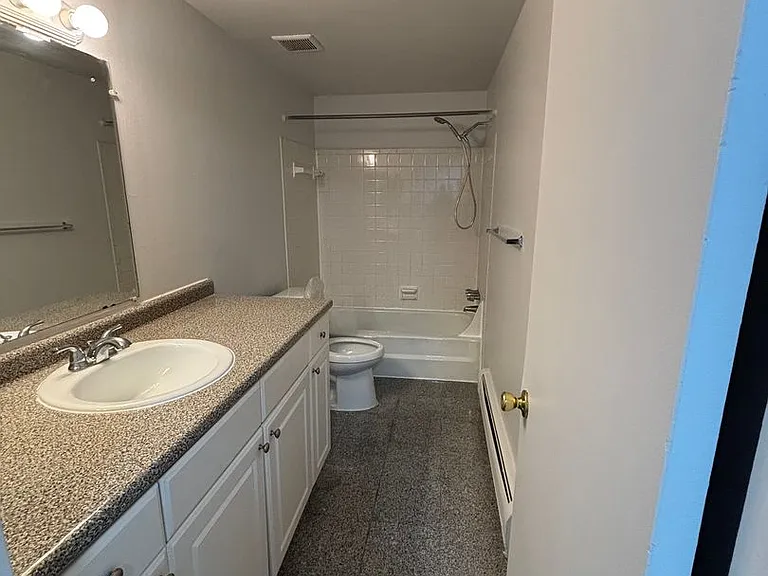 Georgetown Commons — Photo 15