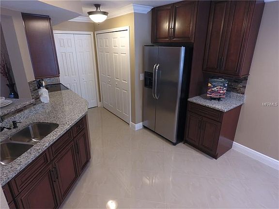 4th image of 7310 Westpointe Blvd APT 610