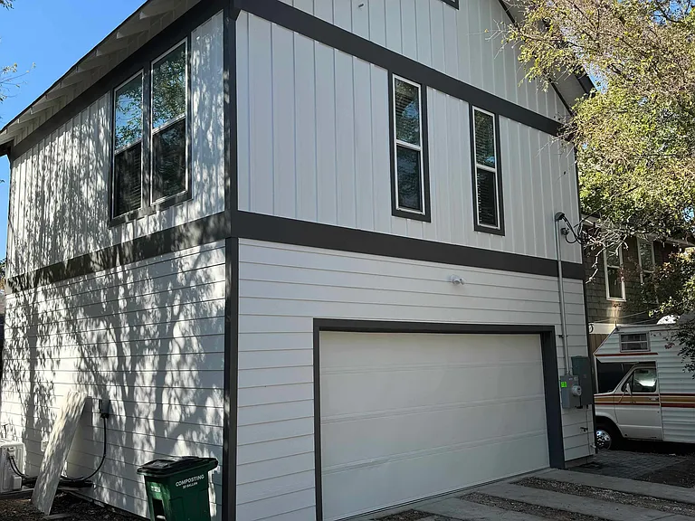 300 W 34th St #B — Photo 7