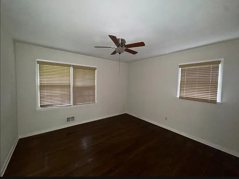 800 Fern St SE — Photo 2