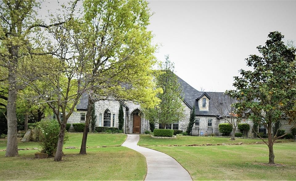1st image of 106 Autumn Springs Ct