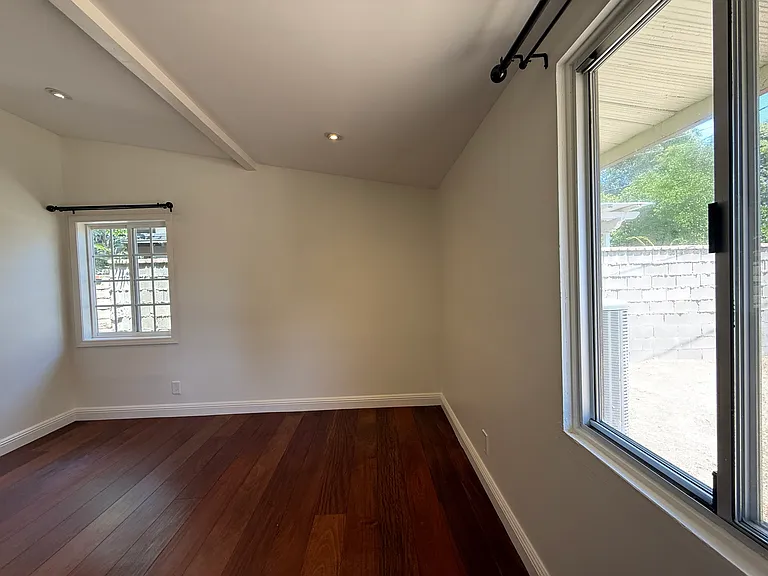 19516 Ingomar St — Photo 29