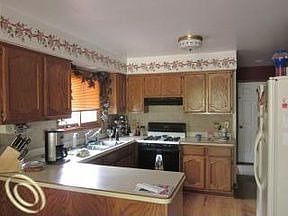 3rd image of 46552 Meadowview Dr