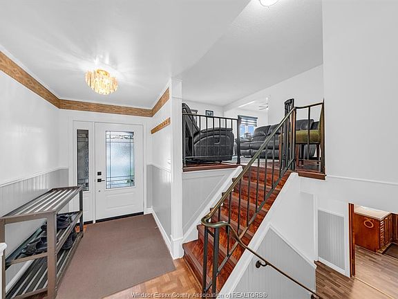 3rd image of 46 Plumbrook Dr