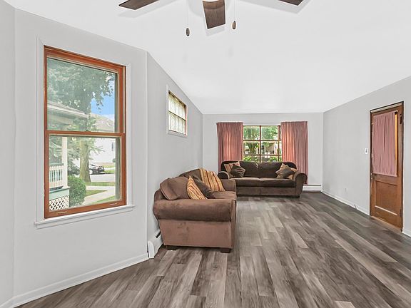5th image of 4028 W Waveland Ave #1