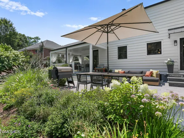 39 Indian Field Rd, Greenwich, CT 06830