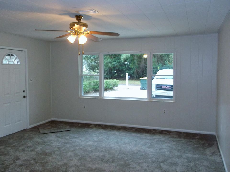 1st image of 303 Linda Ln