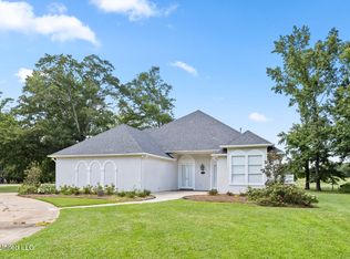 510 S Deerfield Dr, Canton, MS 39046