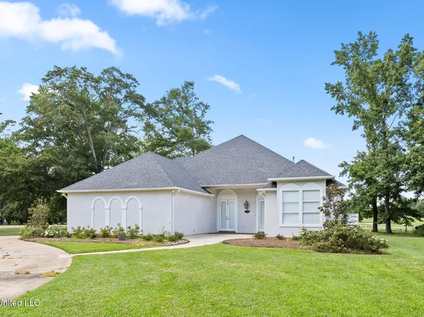 510 S Deerfield Dr, Canton, MS 39046