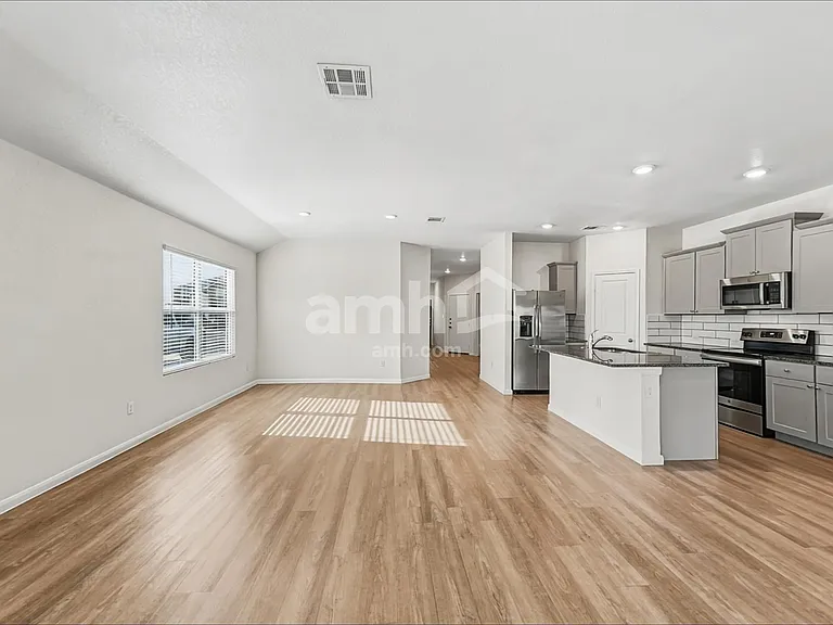 2709 Iberia Ct — Photo 5