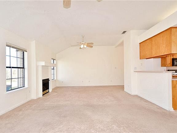 3rd image of 202 Big Bend Blvd
