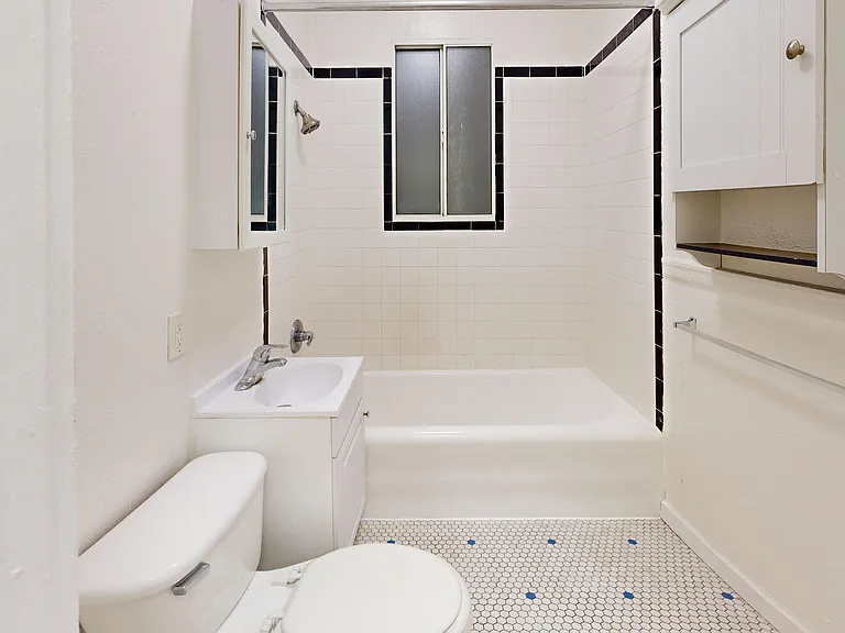 1215 Laguna Street — Photo 6