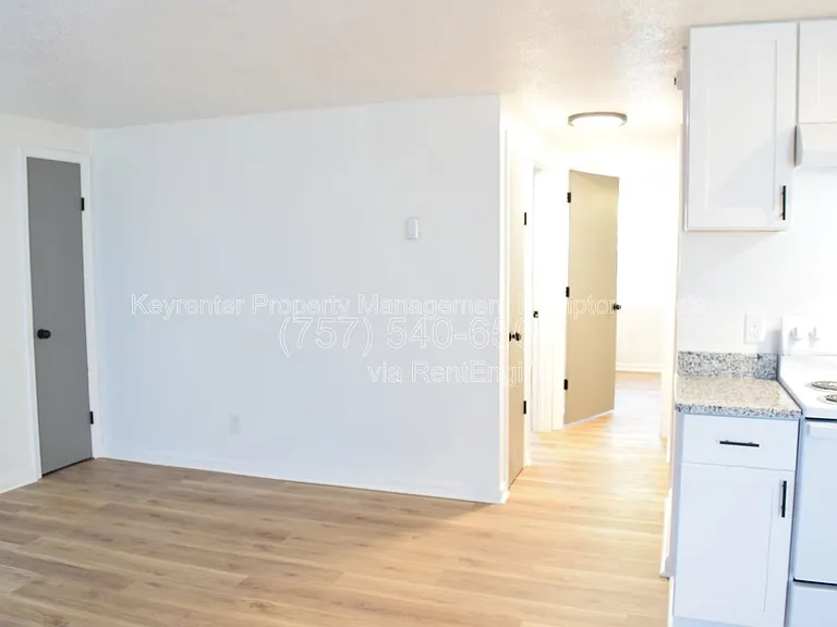 6249 Alexander St #E — Photo 6