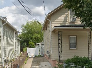 29 Roland Ave FLOOR 2, Cranston, RI 02920