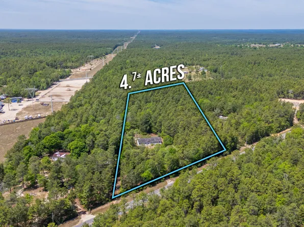687 Osage Dr, Defuniak Springs, FL 32433