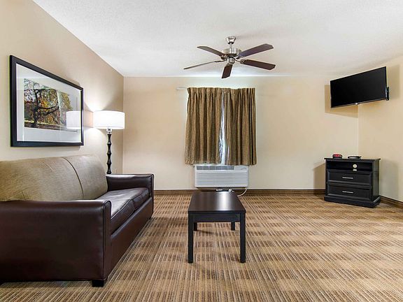 1 Bedroom Suite - 1 King Bed
