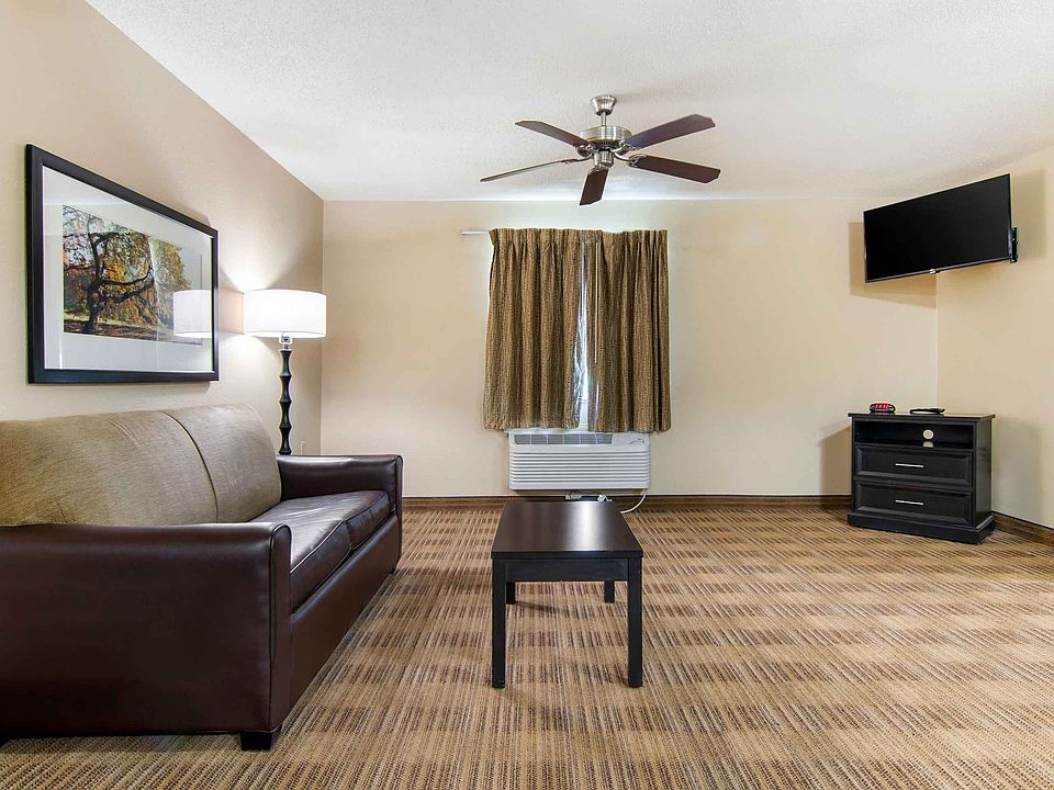 1 Bedroom Suite - 1 King Bed