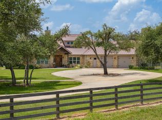 1045 Yaupon Creek Est, Columbus, TX 78934
