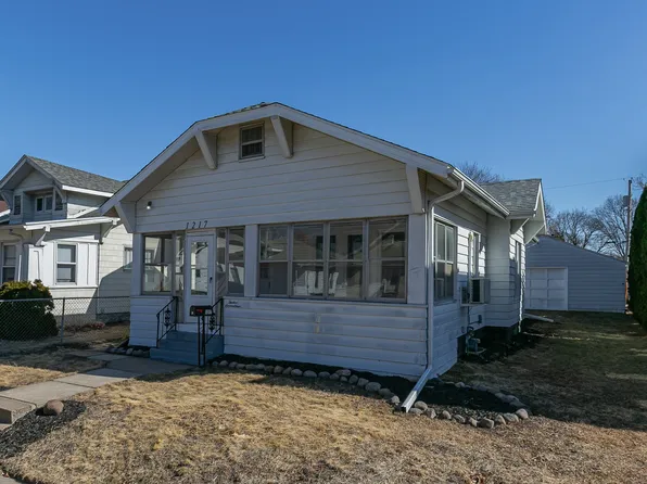 1217 35th St, Rock Island, IL 61201