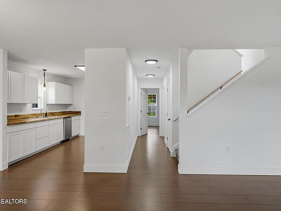 3rd image of 315 Andy Carr Ave