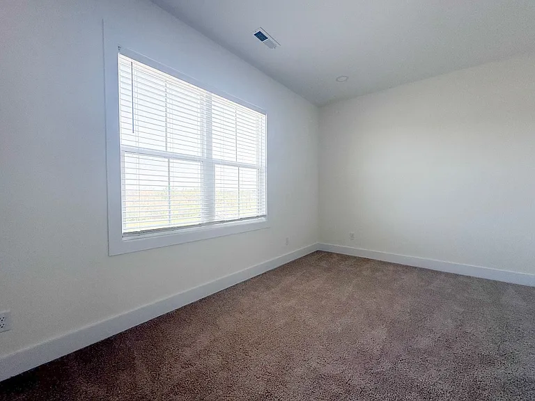 1348 Meridian St — Photo 23