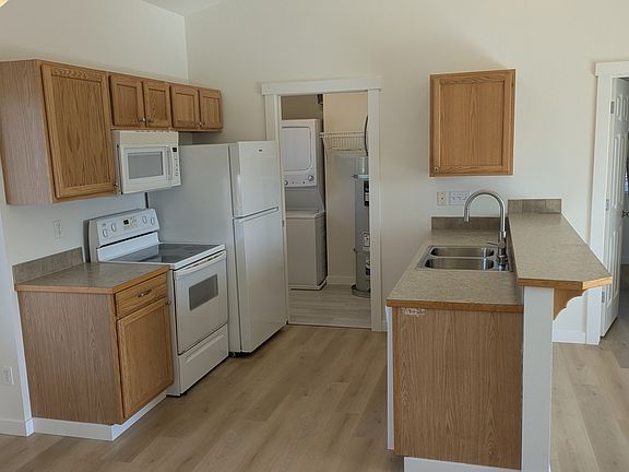 2nd image of 1101 Bonneville Ave