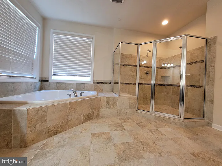 15406 Sir Edwards Dr — Photo 54