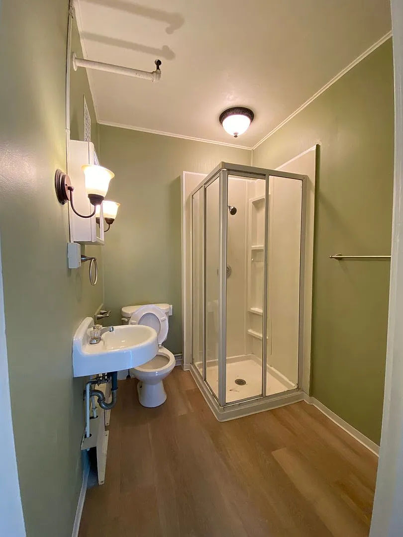 Uptowner Apartments — Photo 3