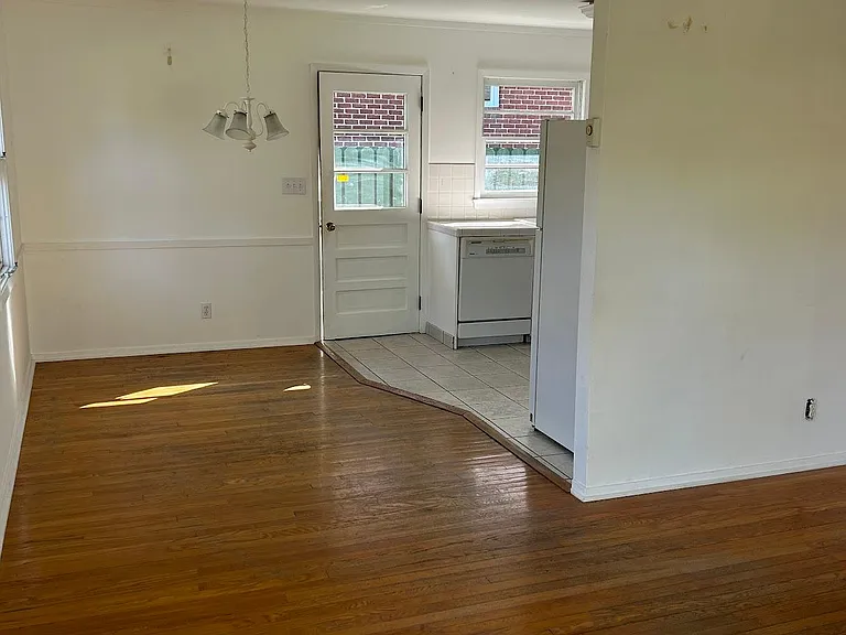 Dining room off kitchen