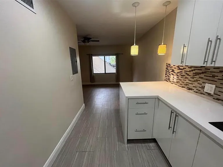 1109 E Broward Blvd #1 — Photo 8