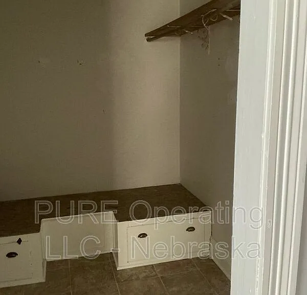 810 E Erie St #1 — Photo 15
