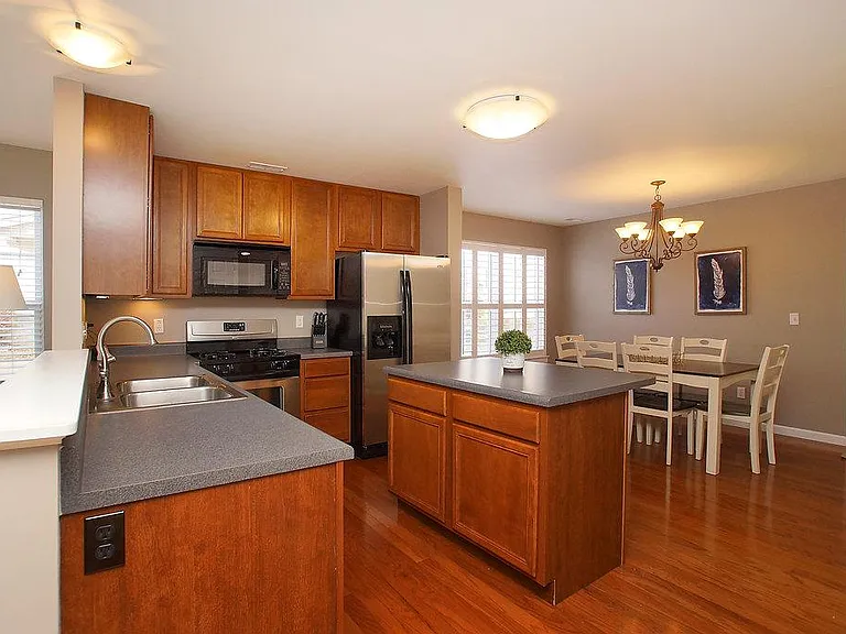 307 Shady Rock Ln — Photo 5