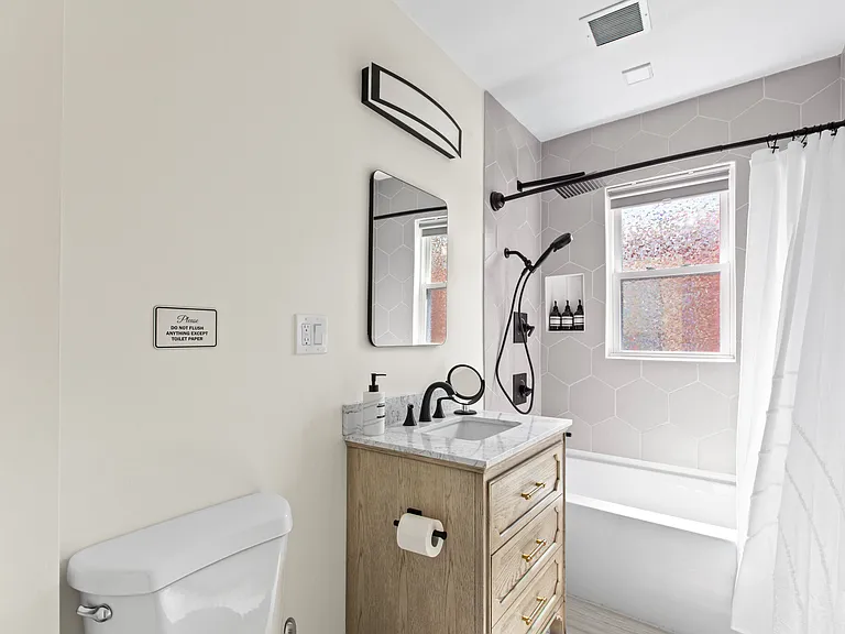 31 Juliette St #2 — Photo 4