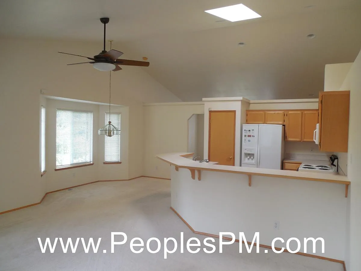 3 bed, 1560 sqft, $2,800 — Photo 3