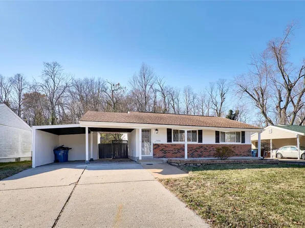 11050 Mars Ln, Maryland Heights, MO 63043