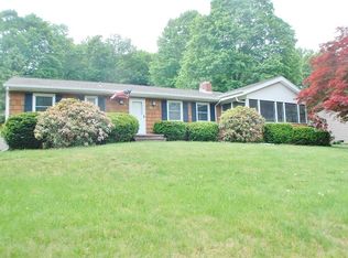 31 Scenic Dr, Oak Ridge, NJ 07438