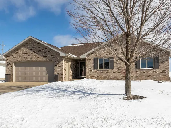 368 Lezlie Dr, Peosta, IA 52068